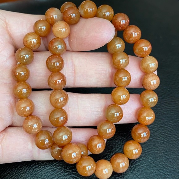Natural Red Jade Round Beaded Bracelet - Picture 5 of 9